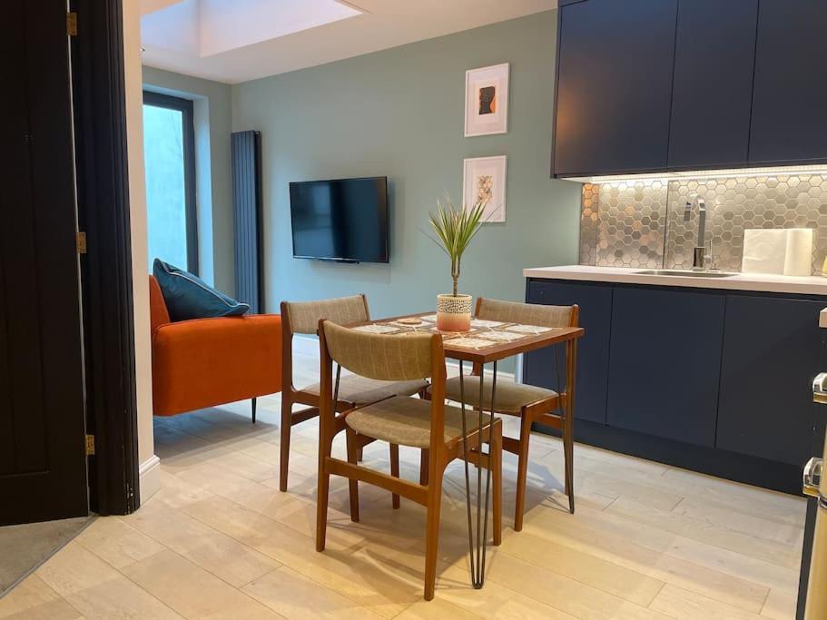 Pillow Menu! 1 Bed Garden Flat Finsbury Park London Exteriör bild